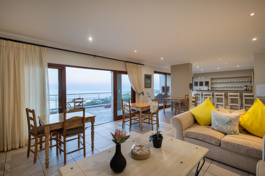 7 Bedroom Property for Sale in Bowtie Western Cape